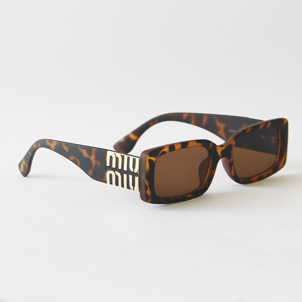 عینک افتابی زنانه miu miu مدل D22504 — تصویر ۵