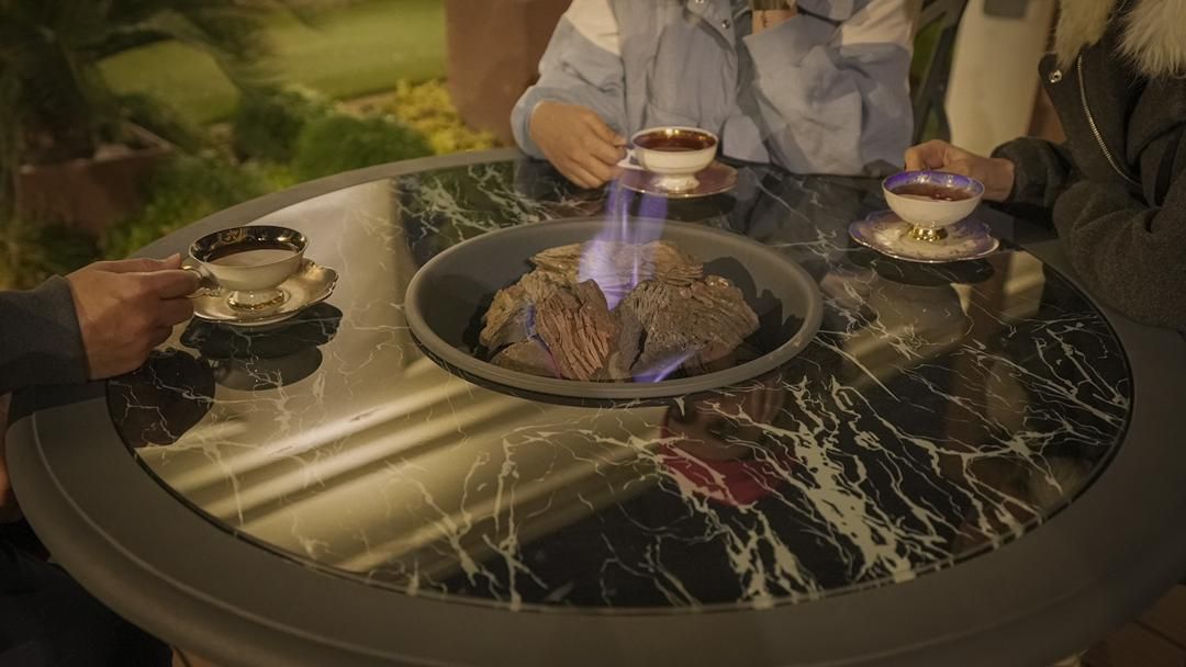 میز آتش و یخ — تصویر ۳