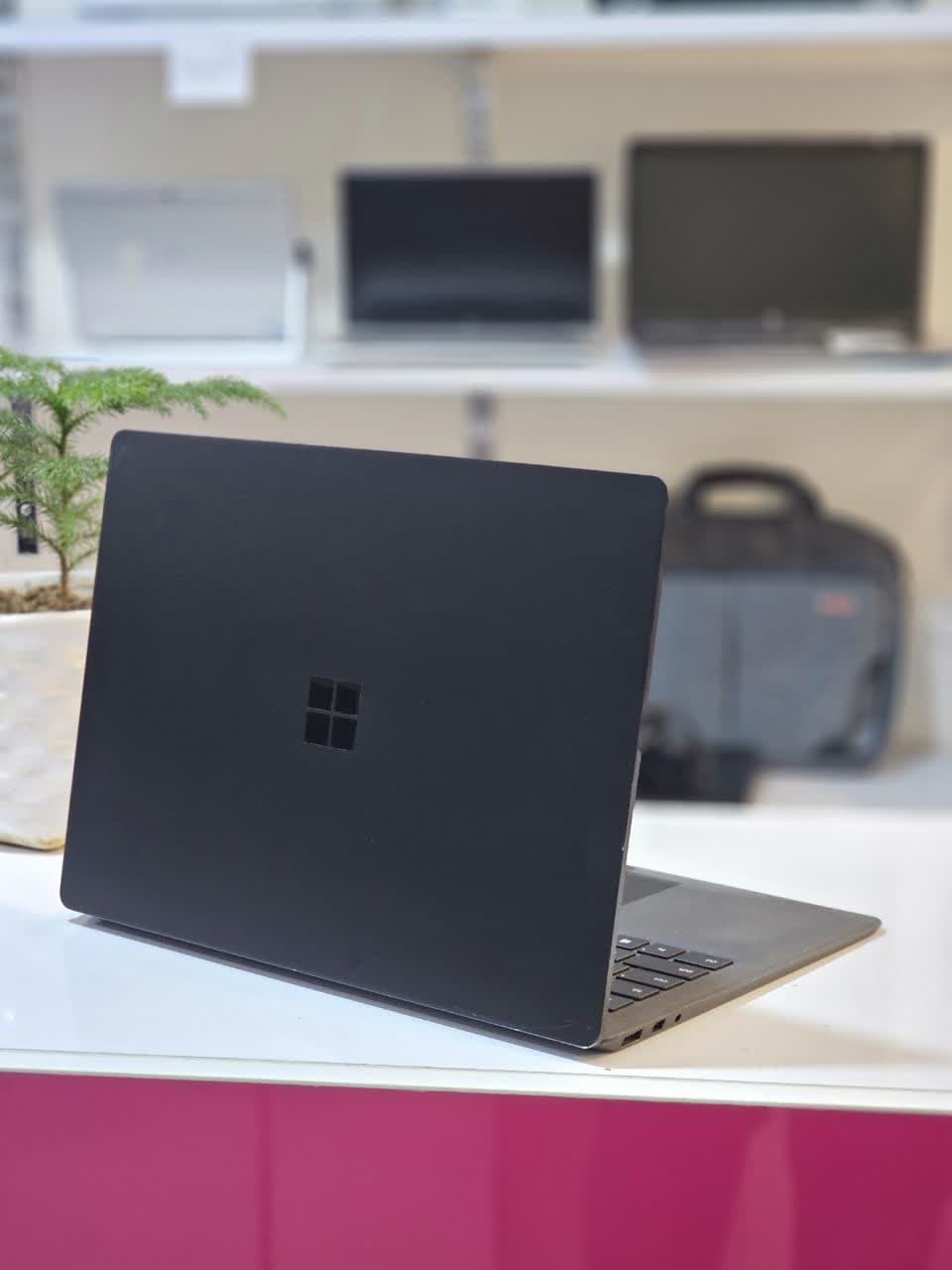 SURFACE LAPTOP2 I7-8 16GB 512 سرفیس لپتاپ2