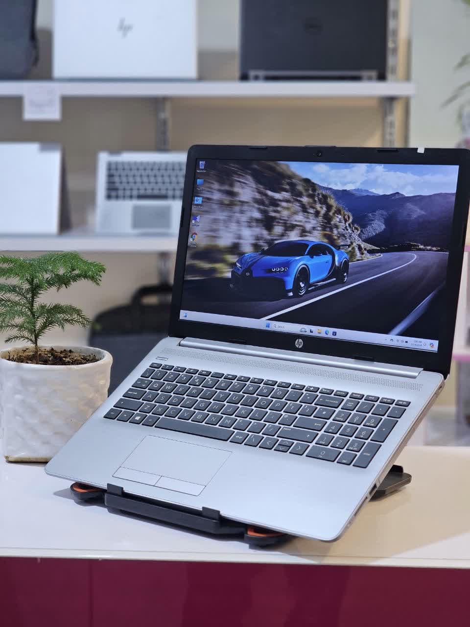 HP 255 G7 ryzen5 3500U-8GB 256 SSD 2GB GRAPHICلپتاپ اچ پی — تصویر ۴