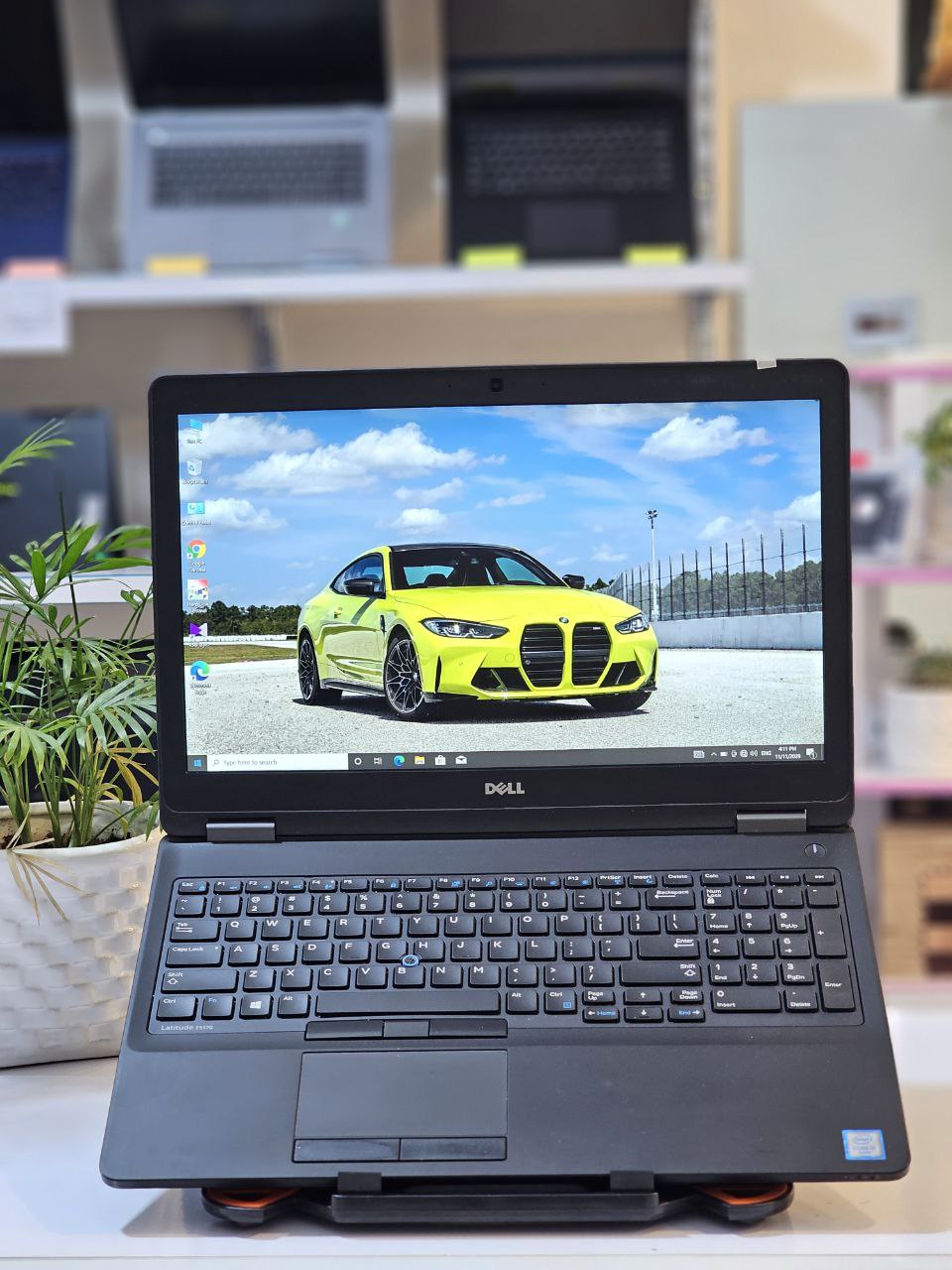 DELL E5570 I7-6600-8-256-2GB VGAلپ تاپ دل لاتیتیود