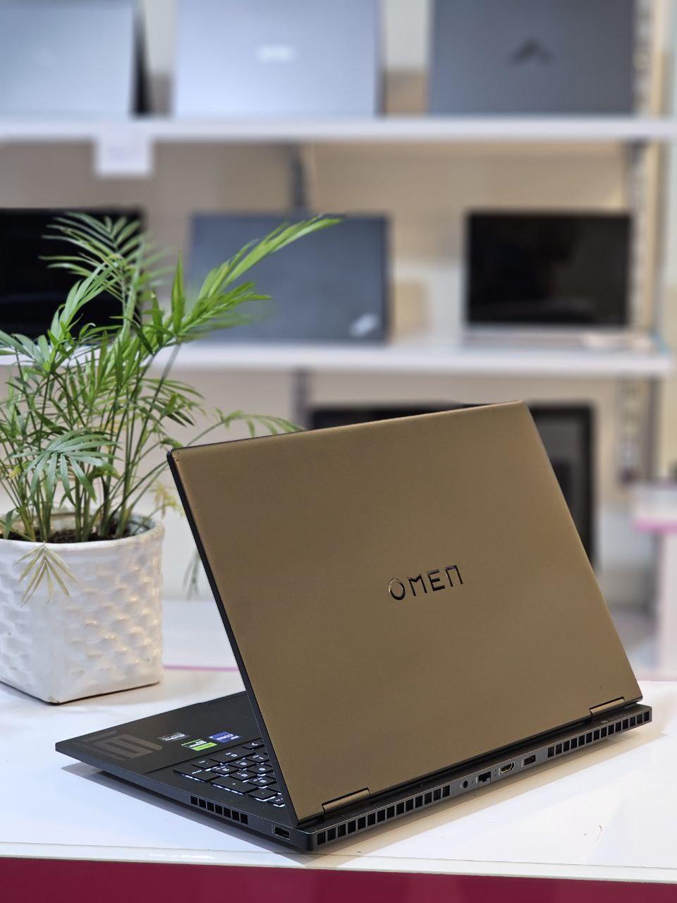 HP OMEN17 i9 13900HX-16-1TB SSD-8GB RTX 4060لپتاپ اومن گیمینگ