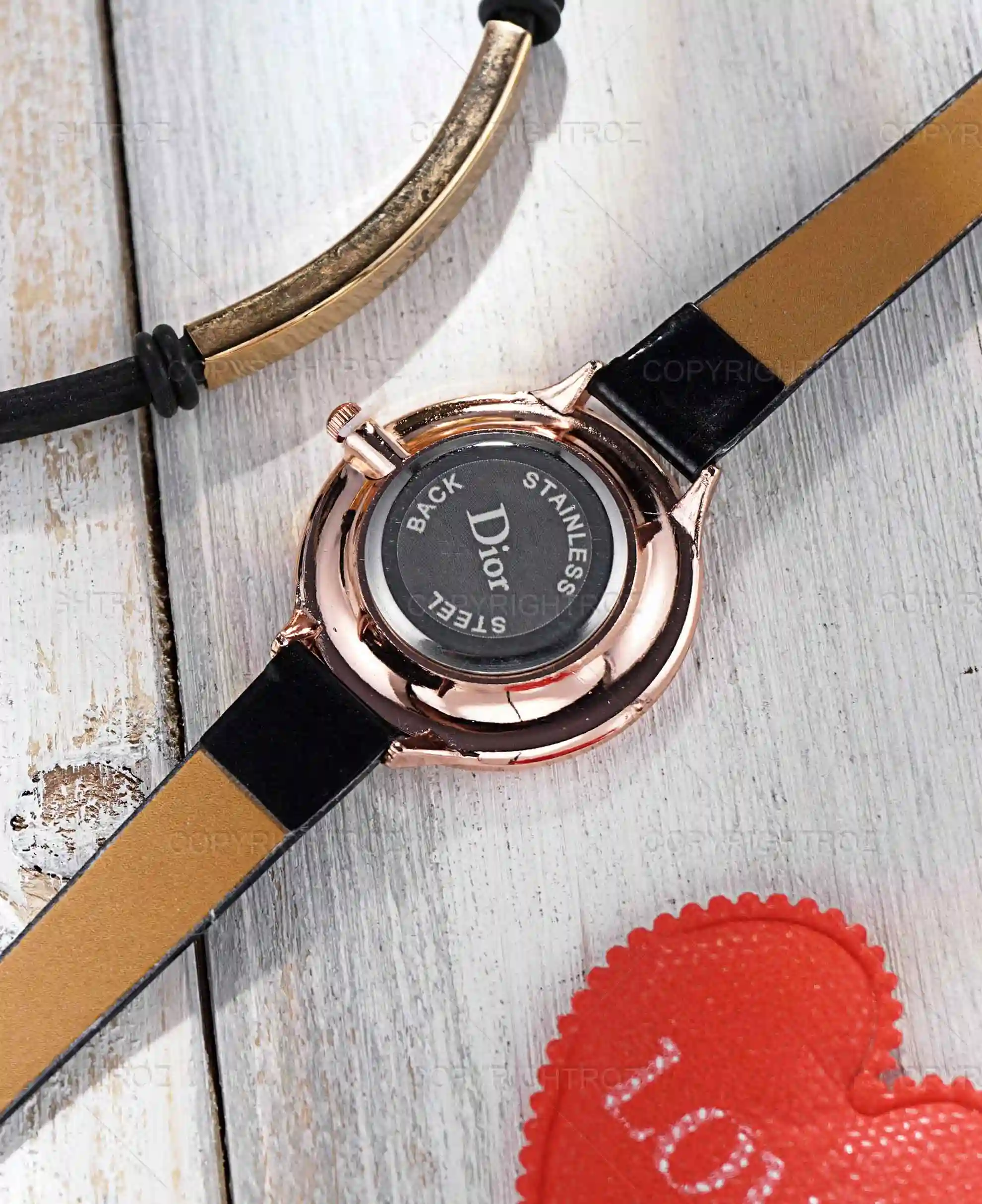 ساعت مچی زنانه دیور DIOR صفحه نگین مدل 1225 — تصویر ۴