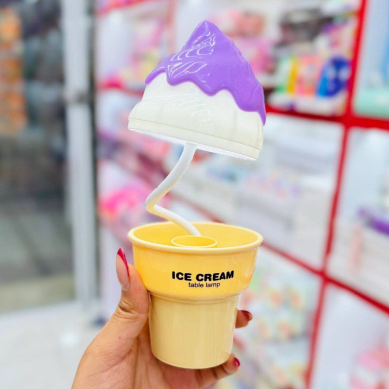 چراغ خواب و مطالعه فانتزی طرح بستنی قیفی ا Fantasy ice cream cone design night and study lamp — تصویر ۳