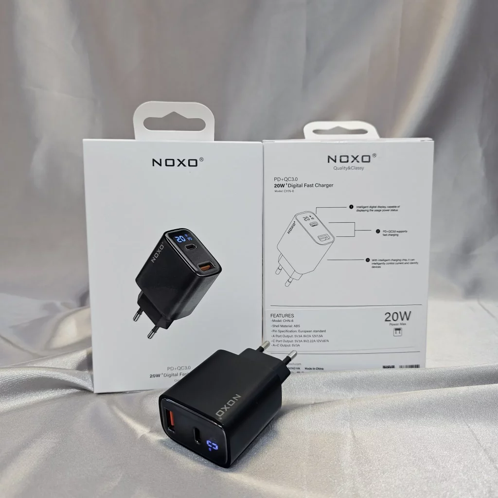 شارژر دیواری ۲۰ وات نوکسو مدل CHN-6 با ۲ پورت USB-A + USB-C، پشتیبانی PD و QC3.0 و نمایشگر دیجیتال (EU Pin) — تصویر ۴