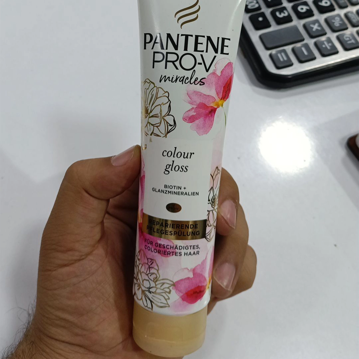 نرم کننده مو پنتن مدل COLOUR GLOSS مناسب موهای رنگ شده — تصویر ۳