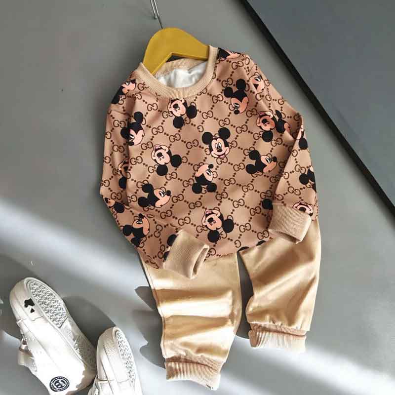 بلوز شلوار بچه گانه مخمل میکی قهوه ای — تصویر ۴