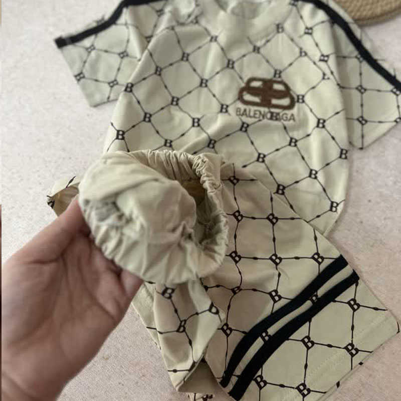 بلوز شلوارک دورس گوچی ست خواهربرادری — تصویر ۶