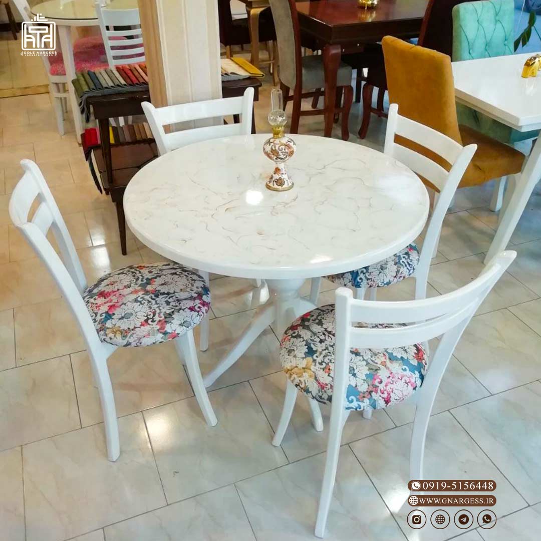 میز ناهارخوری چوبی اسپانیایی با صندلی تیرکی — تصویر ۴