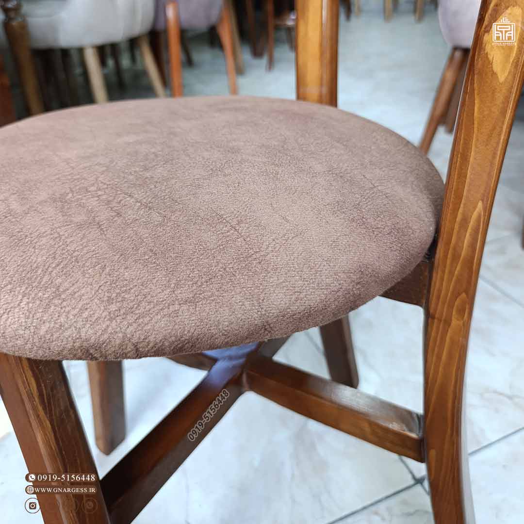 صندلی چوبی تیرکی طرح اسپانیایی — تصویر ۴