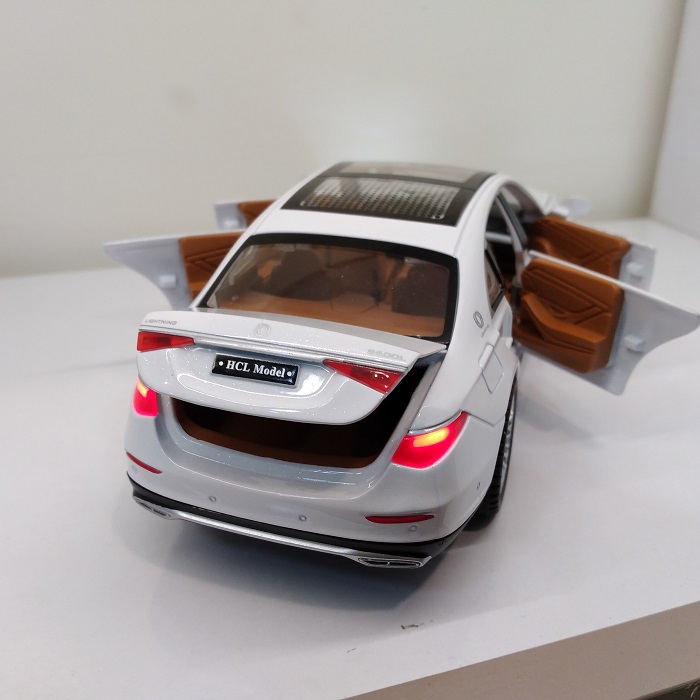 ماشین بازی مدل بنز طرح s600 — تصویر ۸