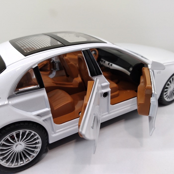 ماشین بازی مدل بنز طرح s600 — تصویر ۶