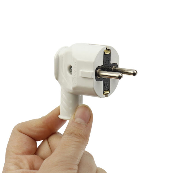 دوشاخه برق خانگی فرحان الکتریک ( Farhan Electric ) مدل ارت دار 16 آمپر — تصویر ۴