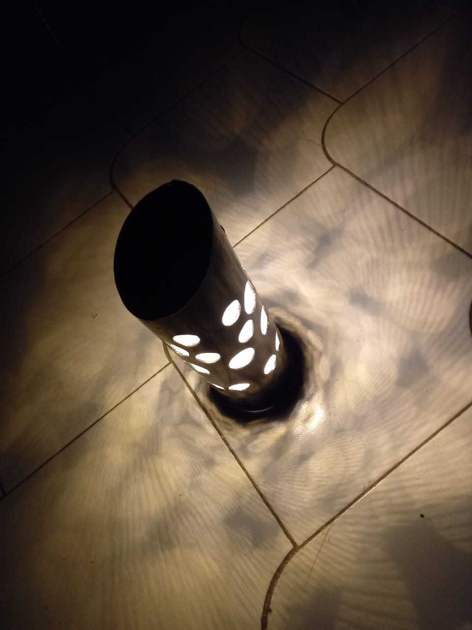 چراغ باغچه ای خورشیدی مدل KM-14 — تصویر ۴