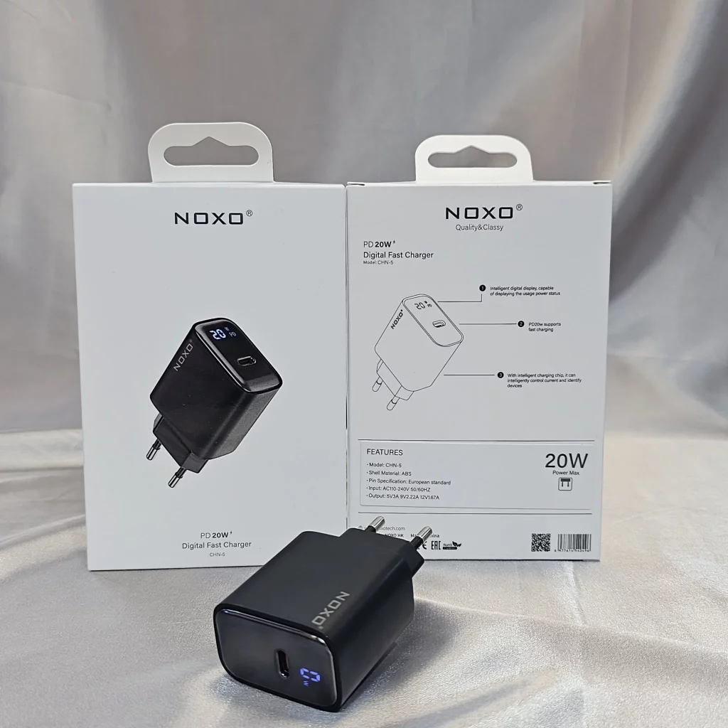 شارژر دیواری 20 وات نوکسو مدل CHN-5 با نمایشگر دیجیتال هوشمند و شارژ سریع USB-C — تصویر ۴