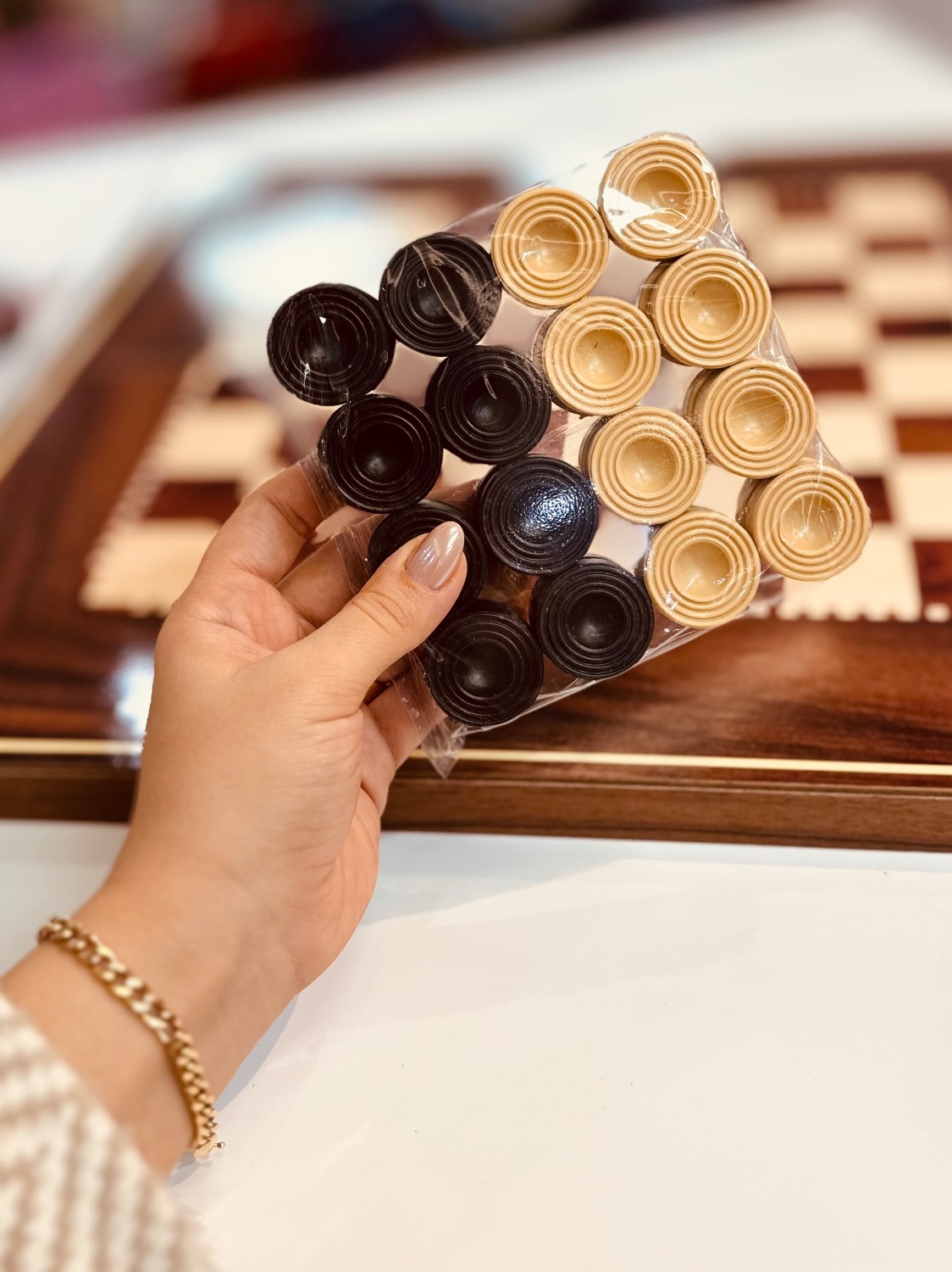 مهره تخته نرد پلاستیکی