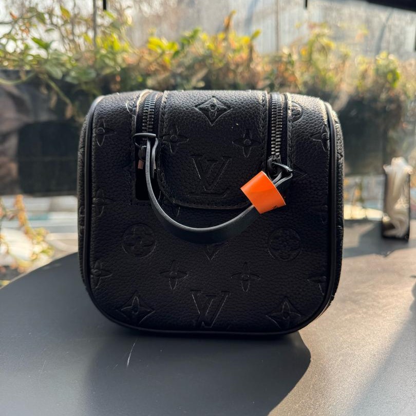 کیف دستی یونی سکس لویی ویتون مونوگرام مدل M46534 — تصویر ۴