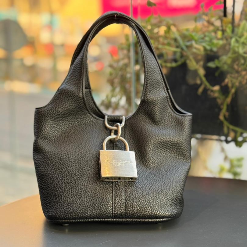 کیف دستی زنانه بالنسیاگا مدل Locker Hobo — تصویر ۴