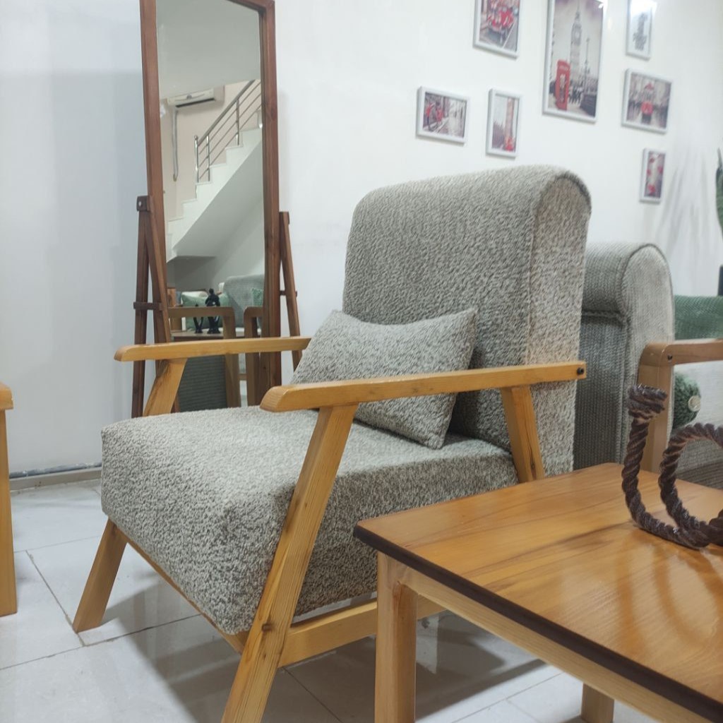 مبل السا مینیمال دسته چوبی — تصویر ۳