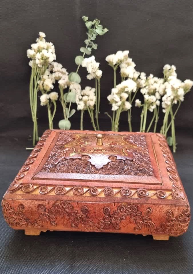 ظرف شکلات خوری چهار گوش چوب و چرم تیدا (شیک / تک /قیمت عالی) — تصویر ۲