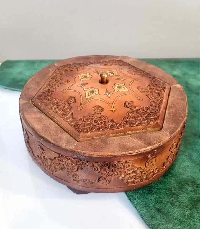 ظرف شکلات خوری چوب و چرم طبیعی تیدا (خاص/ بینظیرو شیک ) — تصویر ۵