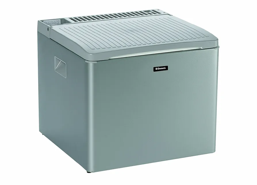 یخچال کمپینگ گازی و برقی Dometic RC1200EGP – ظرفیت 40 لیتری، سهمنبع انرژی، عملکرد بیصدا — تصویر ۲