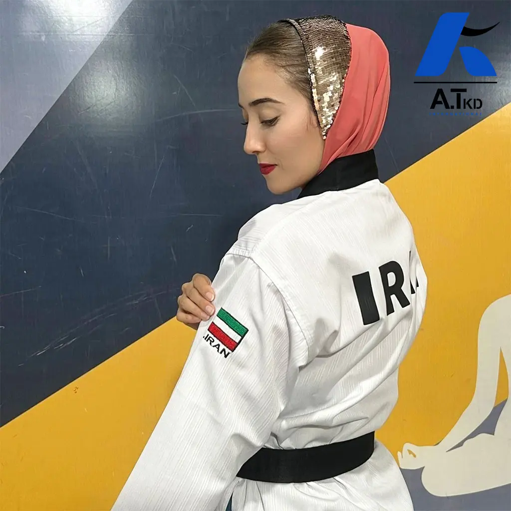 لباس تکواندو پومسه بانوان ایران رزم (ویژه سن بالای 15 سال) — تصویر ۴