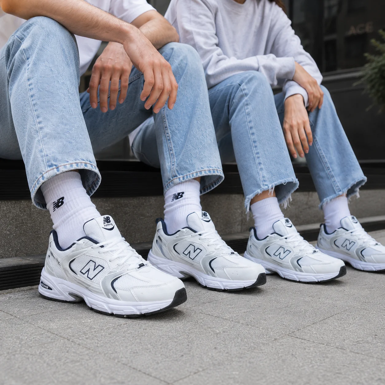 کتانی اسپرت زنانه ومردانه رانینگ مدل نیوبالانس530(newbalance)|44-37|سفید-سورمه ای|کف دوخت
