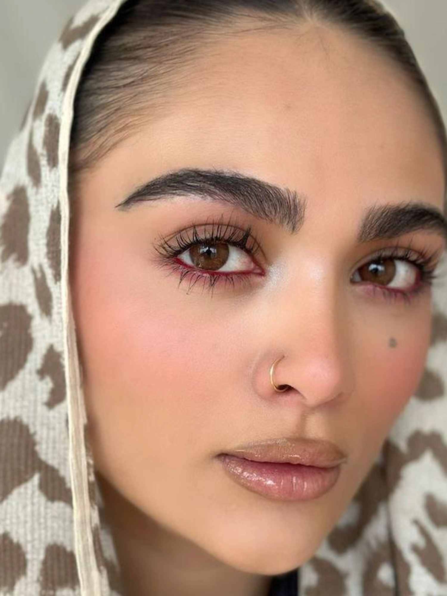 لنز رنگی یونیک نچرال هیزل Unique natural hazel