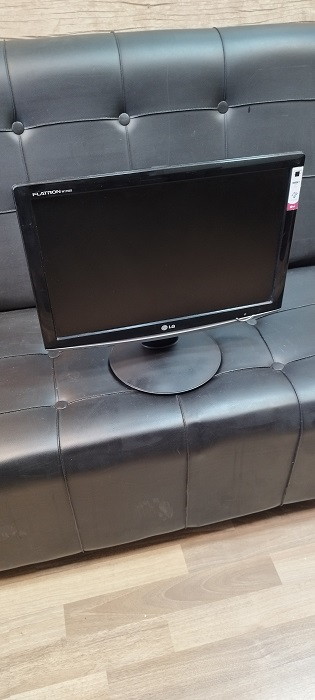 مانیتور 17 اینچ ال جی LG Flatron W1752S LCD استوک(دست دوم)