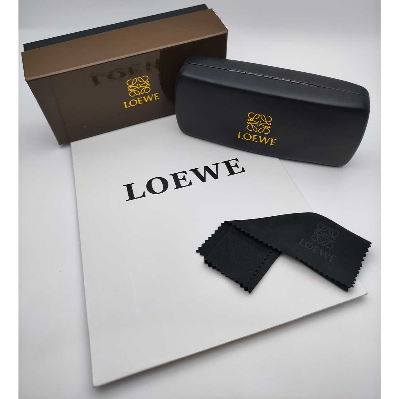همکاری قاب عینک اورجینال لووه Loewe Lw2 — تصویر ۳