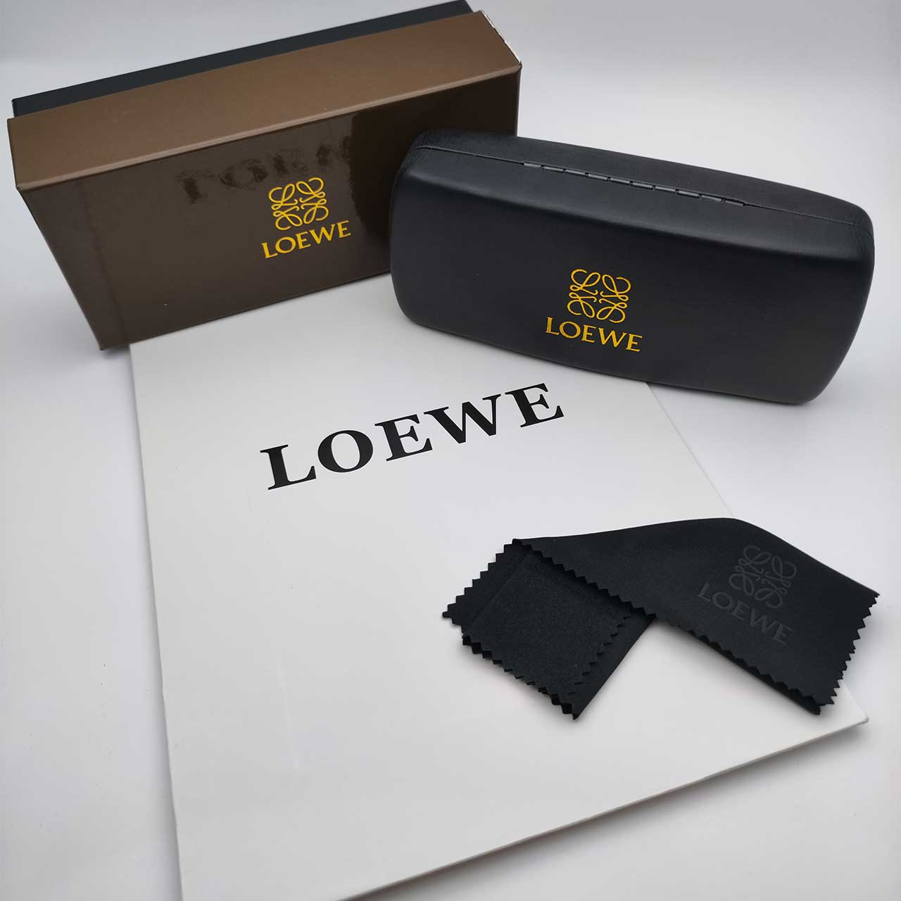 همکاری قاب عینک اورجینال لووه Loewe Lw2 — تصویر ۲