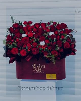 سفارش اینترنتی گل رز برای ولنتاین با بسته‌بندی هدیه‌ای و چشم‌نواز — تصویر ۲