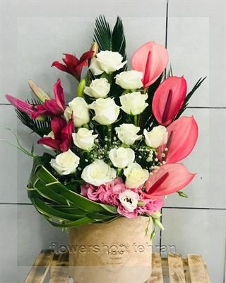 هر شاخه سانسوریا با گل‌های تازه و دیزاین حرفه‌ای — تصویر ۲