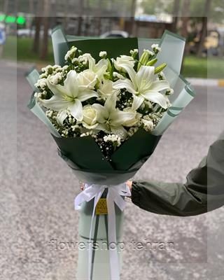 با دسته گل رز مینیاتوری عروس فضای خانه یا محل کار را زنده کن
