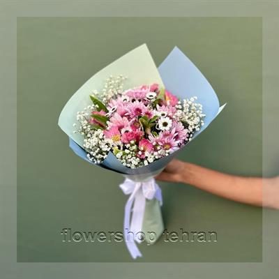 با عکس دسته گل برای عرض تسلیت از دور هم می‌توانی همراه خانواده متوفی باشی — تصویر ۲