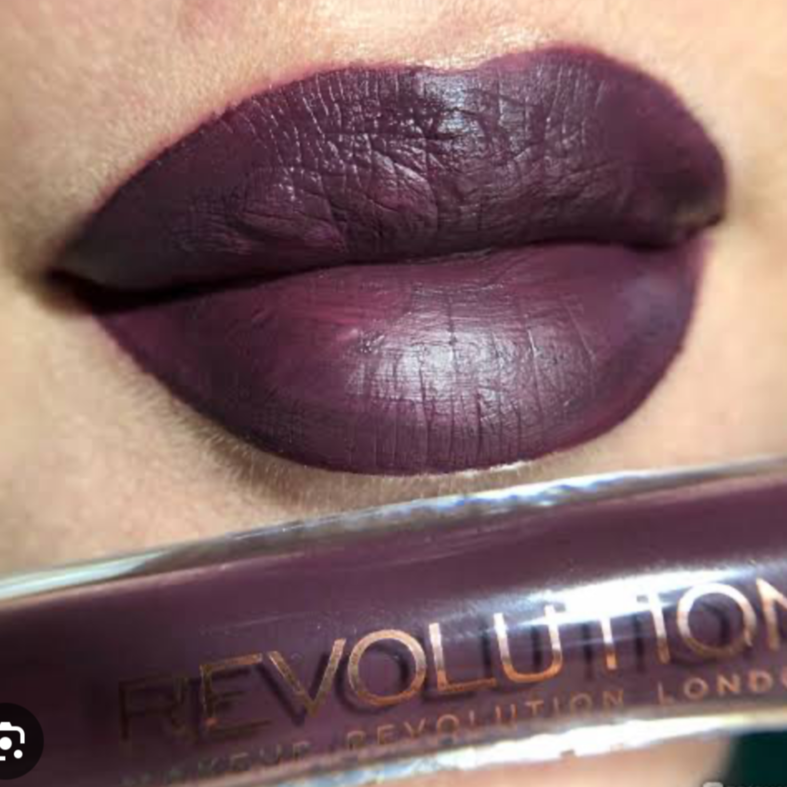 رژ لب بنفش مایع رولوشن Revolution Salvation Velvet Matte Lip Lacquer — تصویر ۳