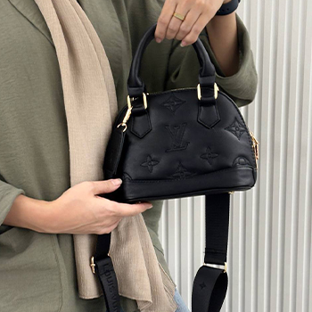 کیف دوشی دستی زنانه Louis Vuitton مدل 406 — تصویر ۵