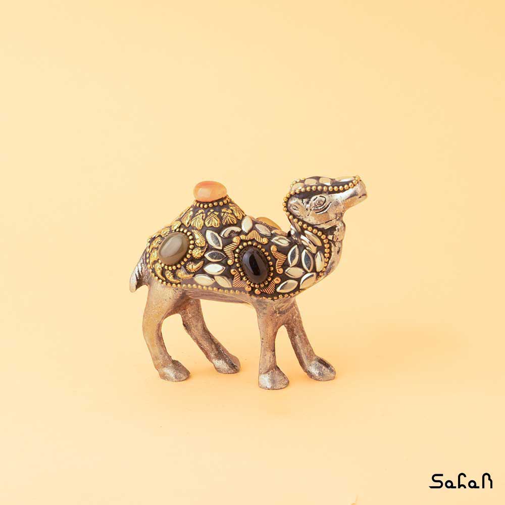 مجسمه آلومینیوم و برنج طرح شتر — تصویر ۵
