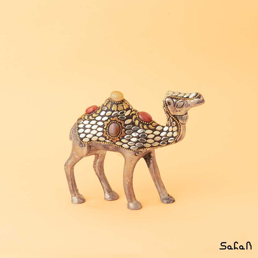 مجسمه آلومینیوم و برنج طرح شتر — تصویر ۴