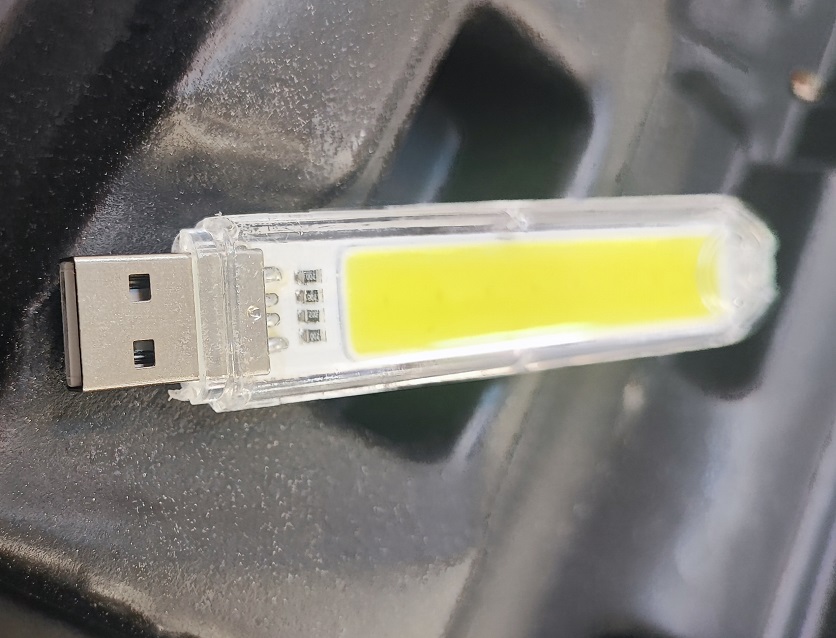 چراغ اضطراری USB مدل CB-0509 COB — تصویر ۳