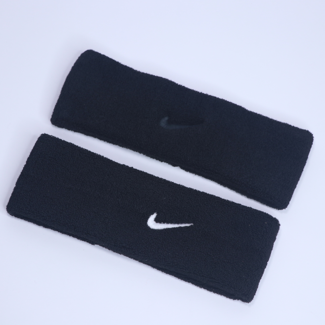 هدبند ورزشی مشکی Nike — تصویر ۶