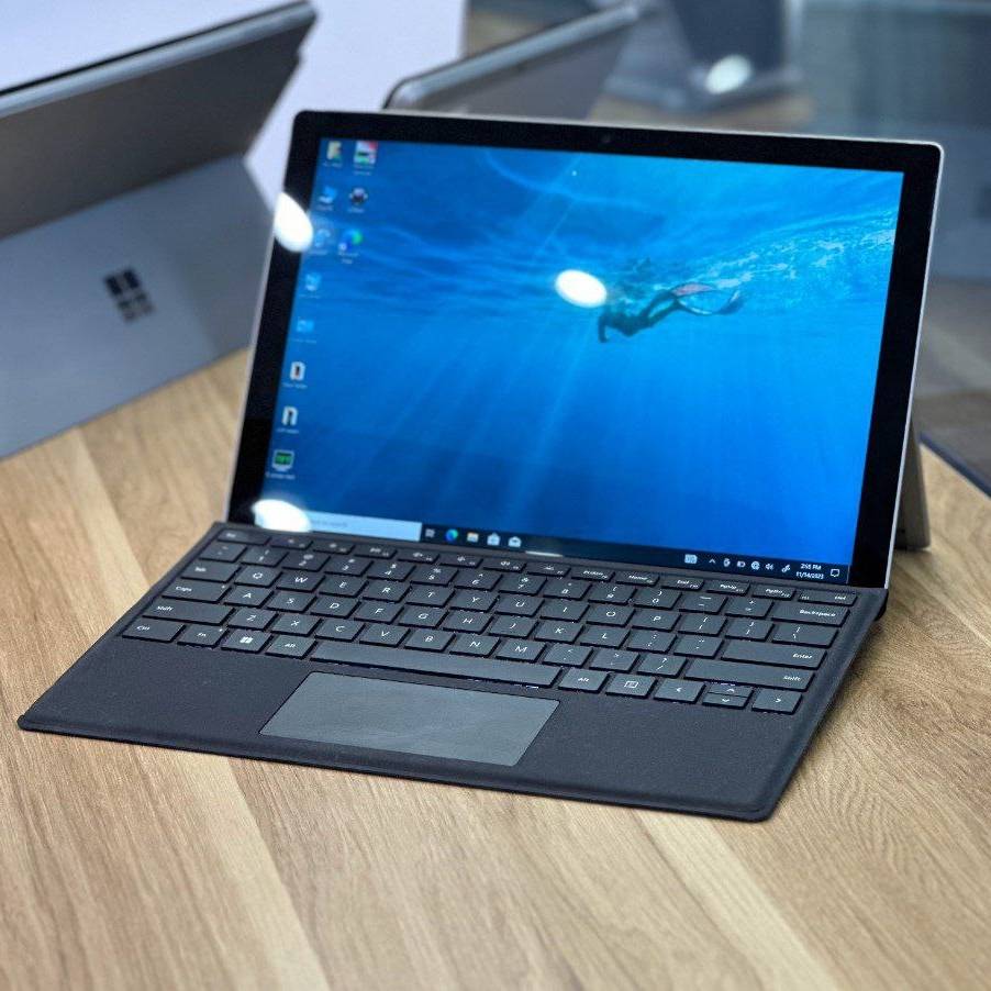 تبلت 12 اینچی سرفیس مایکروسافت مدل Surface Pro 4: i7 6300U-16GB-256GB SSD-Intel (بدون کیبورد) — تصویر ۳