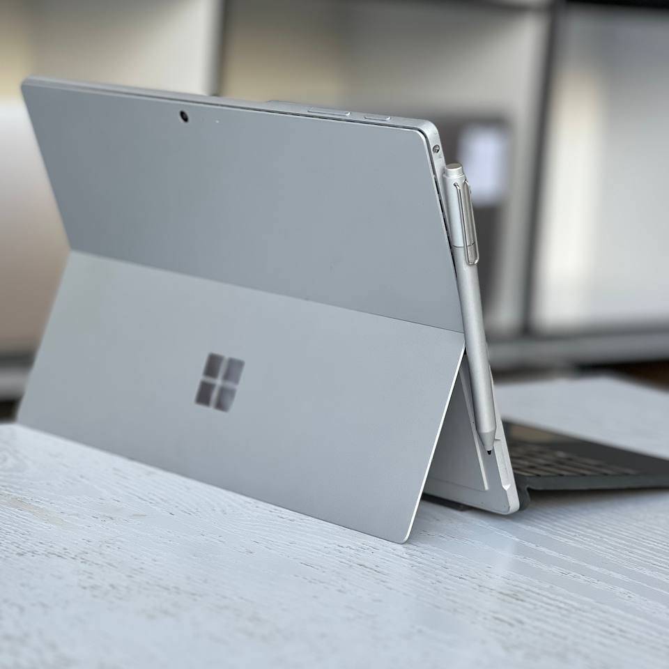 تبلت 12 اینچی سرفیس مایکروسافت مدل Surface Pro 4: i7 6300U-16GB-256GB SSD-Intel (بدون کیبورد) — تصویر ۶