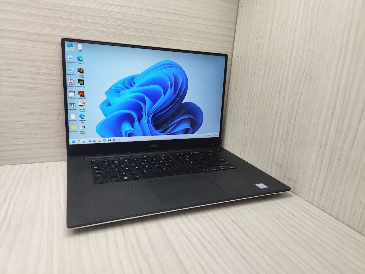 لپتاپ استوک دل Dell XPS15 9550