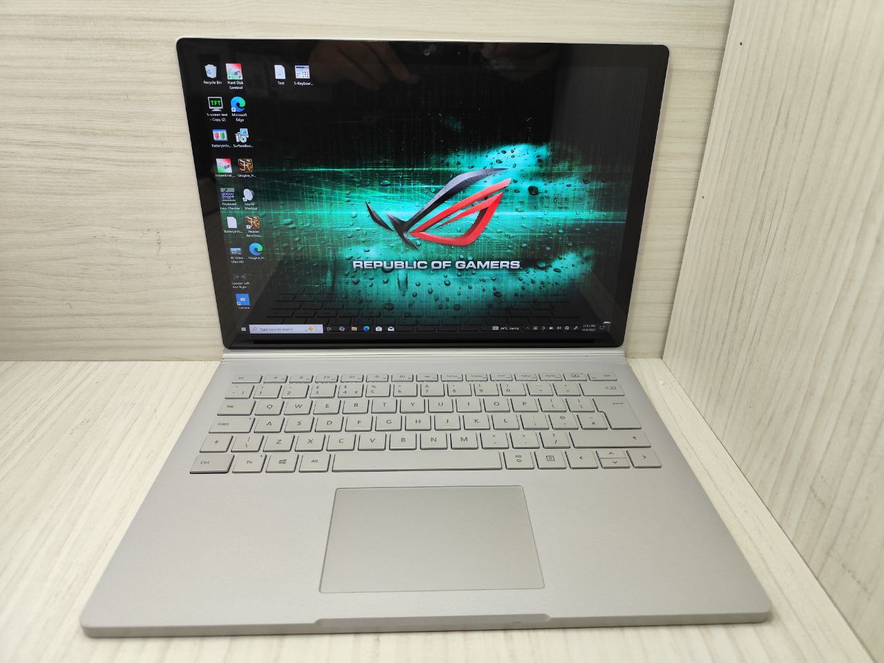 لپتاپ سرفیس بوک2 Surface Book2 i7 8650U — تصویر ۶
