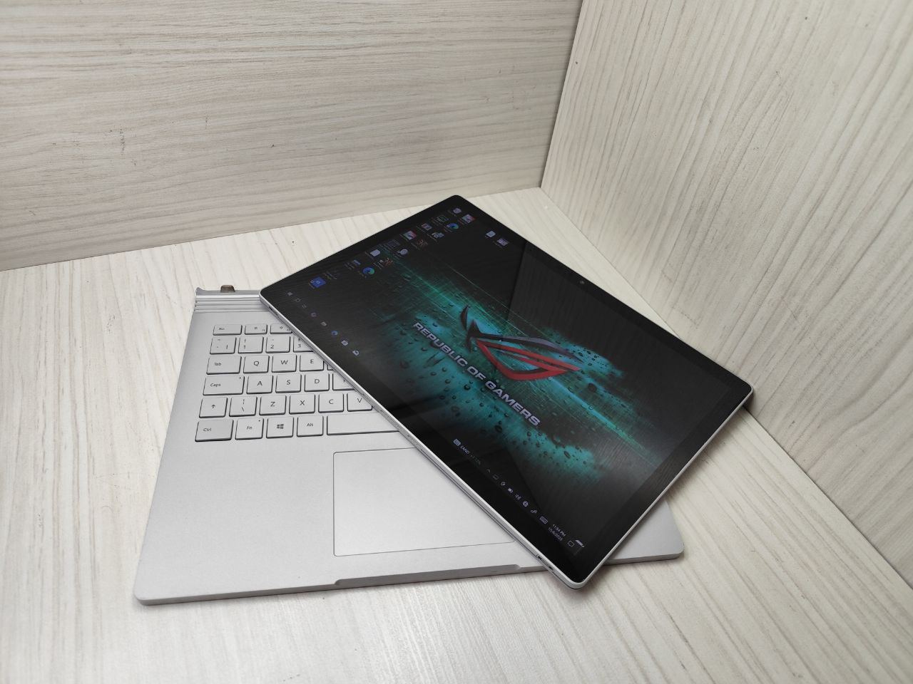لپتاپ سرفیس بوک2 Surface Book2 i7 8650U — تصویر ۸