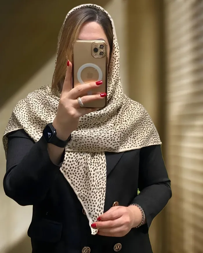روسری نخی لبه دست دوز طرح سنگی — تصویر ۵