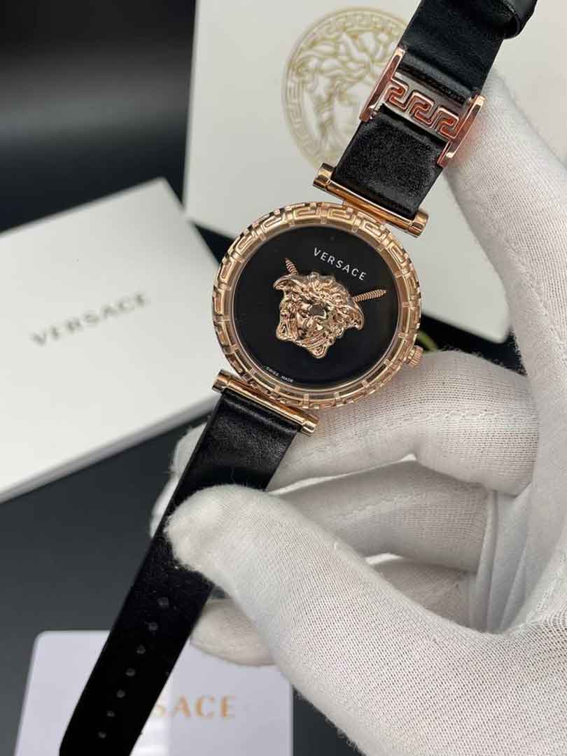 ساعت مچی زنانه ورساچه گرکا بند مشکی دور رزگلد صفحه مشکی Versace Greca 2024