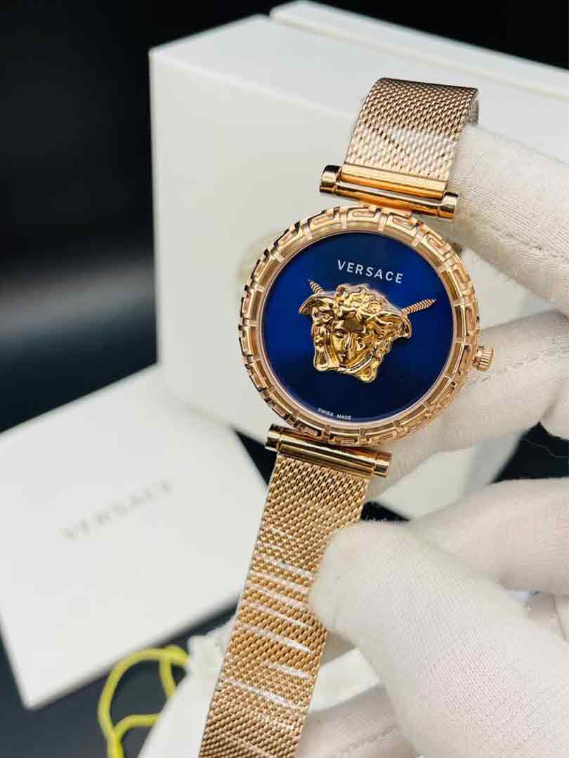 ساعت مچی زنانه ورساچه گرکا رزگلد صفحه سورمه ای Versace Greca Rosegold and sormi Screen